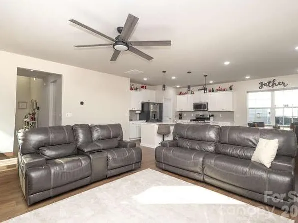 339 Kennerly Center Dr, Mooresville, NC 28115