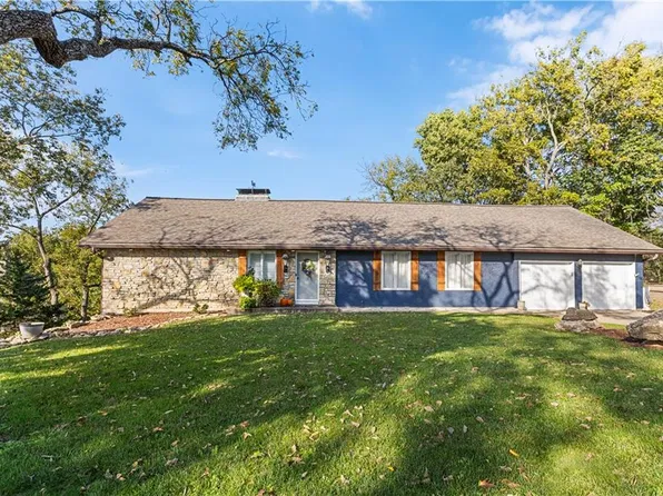 21018 Bittersweet Dr, Lenexa, KS 66220