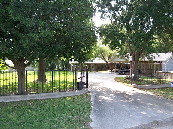 3rd image of 631 Lake Placid Dr