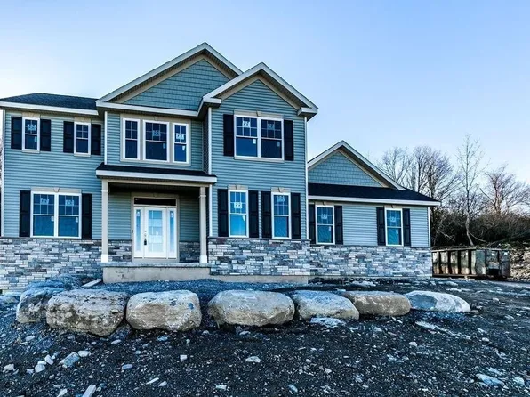 4709 Rustic Ln, Manlius, NY 13104