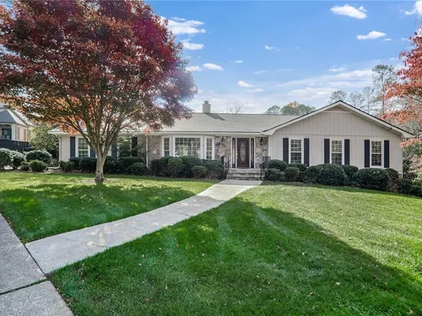 5438 Chanel Ct, Dunwoody, GA 30338