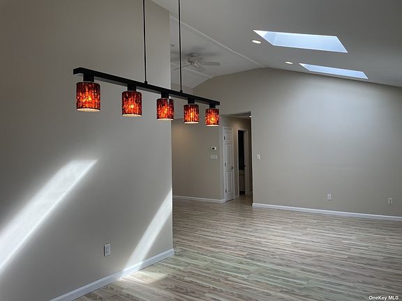 3rd image of 87 Mobrey Ln