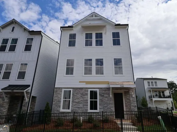 744 Auguste Ave, Scottdale, GA 30079