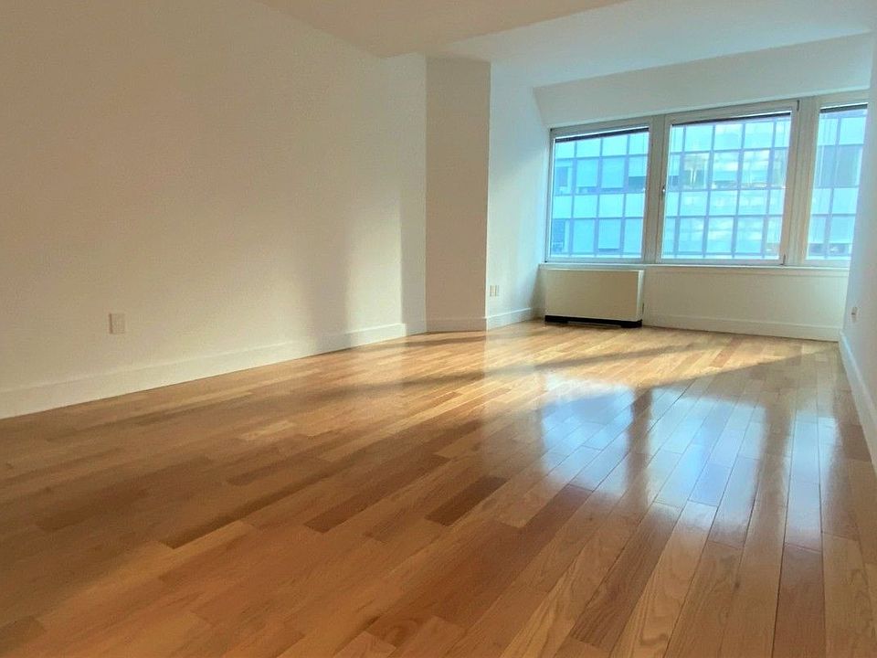 1st image of 299 Pearl St #806