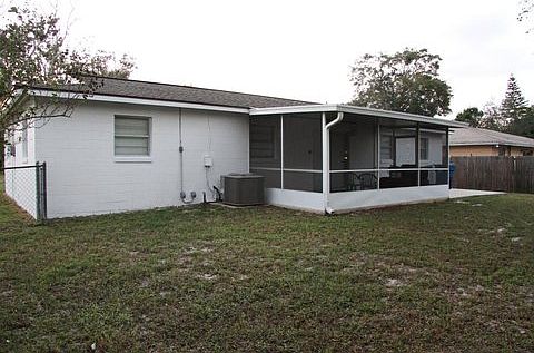2nd image of 1319 Carmen Ave