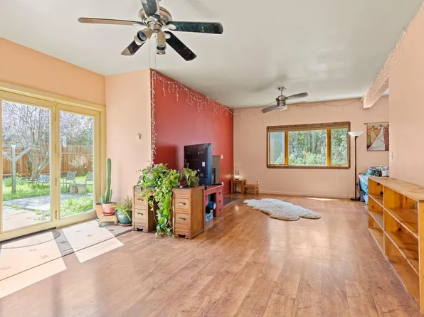2201 North Road, Laytonville, CA 95454