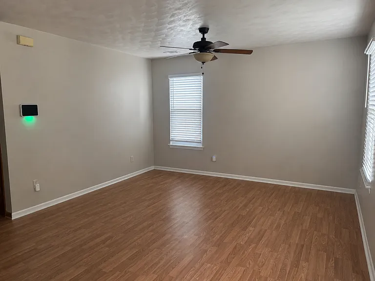 738 Luther St — Photo 2