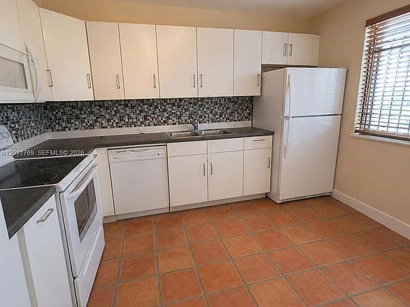 5th image of 286 Racquet Club Rd APT 204