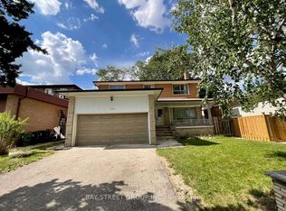 100 Charlton Blvd, Toronto, ON M2M 1B9