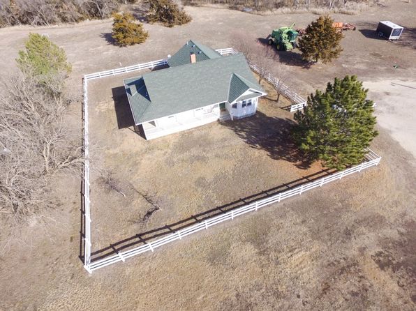 315 27th Rd, Stockton, KS 67669