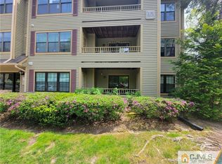 1304 Stoneridge Cir, Helmetta, NJ