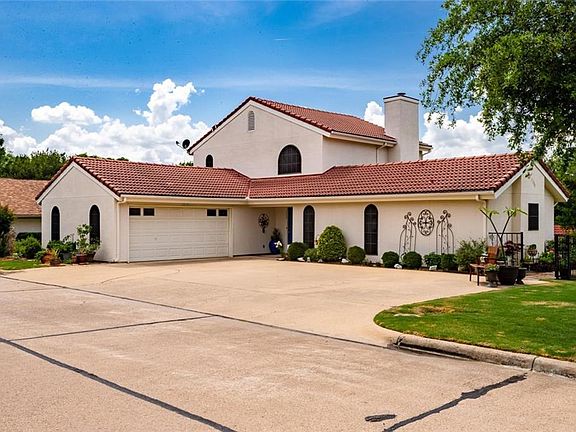 2nd image of 3002 Preston Ct