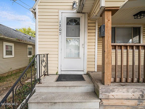 4th image of 1207 E Broadway St