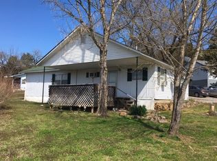 305 2nd St, Norfork, AR 72658
