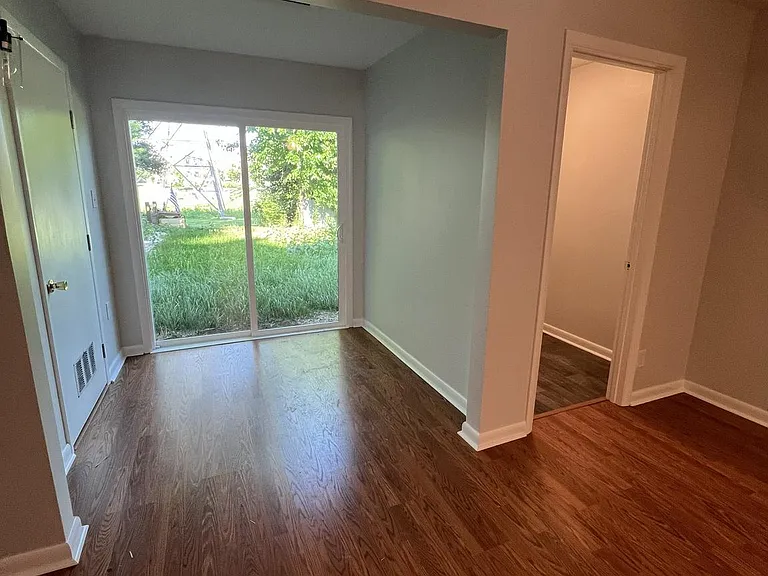 10 James Ct — Photo 3