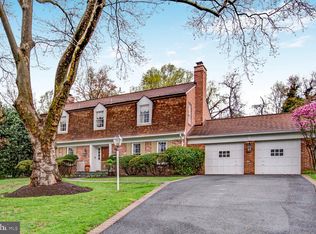 6745 Newbold Dr, Bethesda, MD 20817