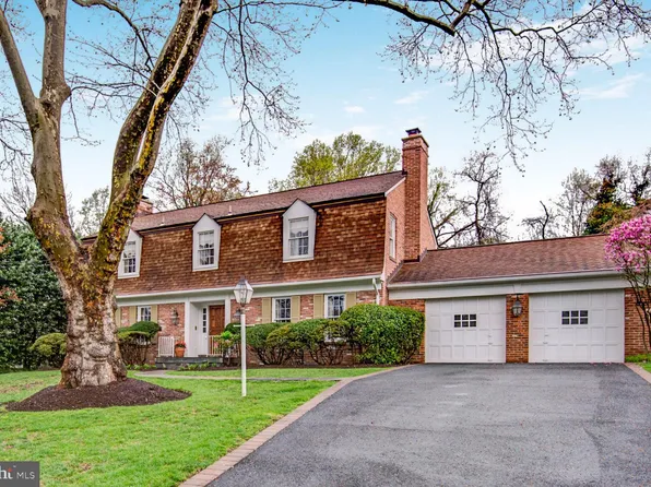 6745 Newbold Dr, Bethesda, MD 20817