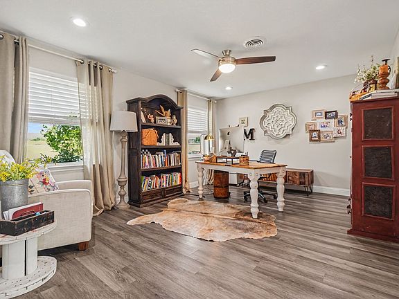 5th image of 9324 Clearwater Dr