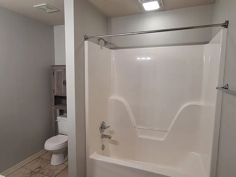 616 Highland Ct — Photo 7