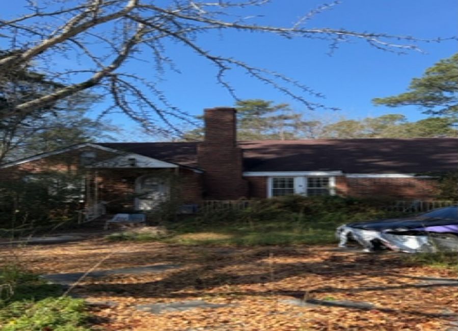 1st image of 627 N Richardson St