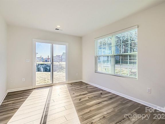 3rd image of 1611 Cannonball Ln