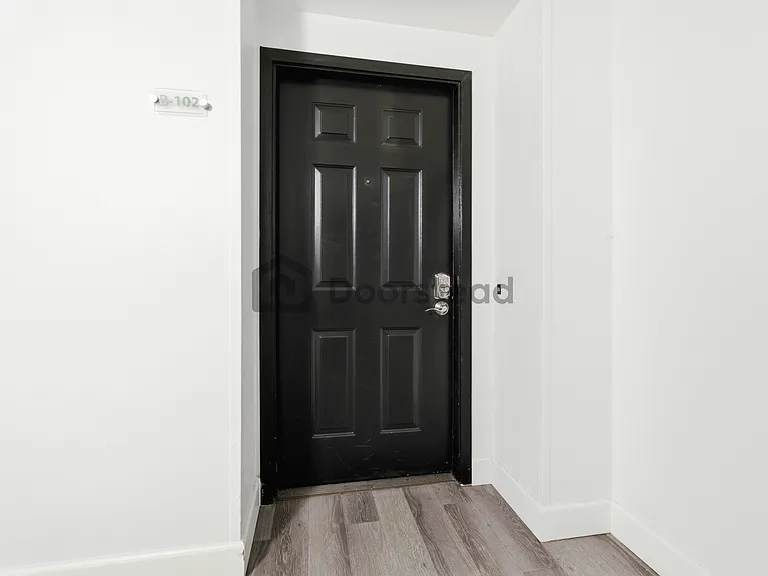 1318 B St #102 — Photo 13