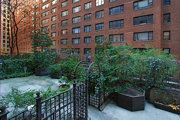 Sold by Corcoran | media 14