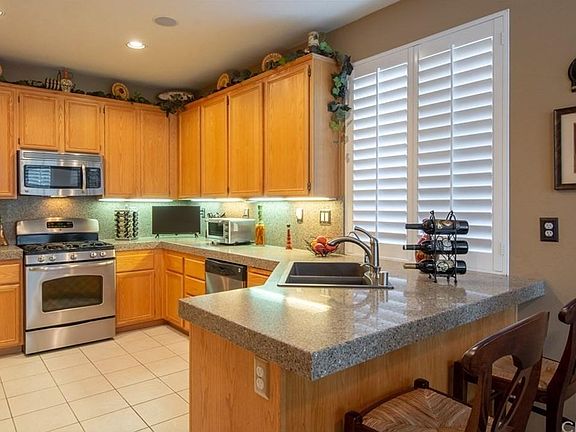 3rd image of 4 Wimbledon Ln