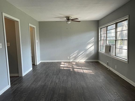 4th image of 1301 S Hood St #7