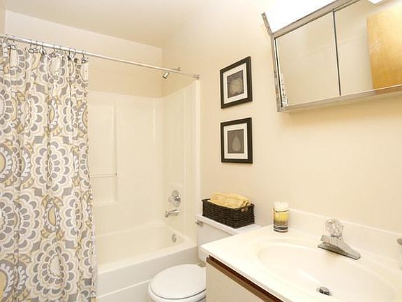 5th image of 4600 Galeforce Ct APT 304