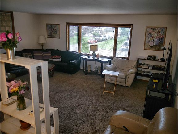 2nd image of 4507 Belmar Cir