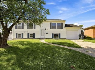 5701 Gordon Ct NW, Cedar Rapids, IA 52405