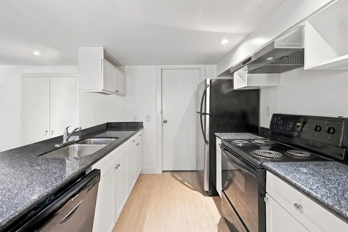1 bed, 770 sqft, $2,400 — Photo 4