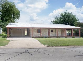 604 Jefferson Ave, Glen Rose, TX 76043