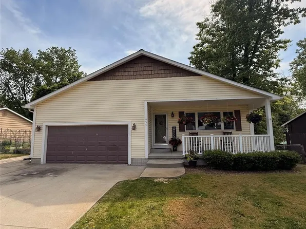 655 Sherry Dr, Lake Orion, MI 48362