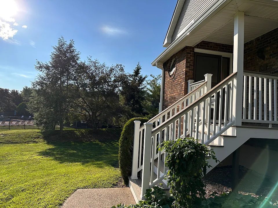 247 Foxboro Dr