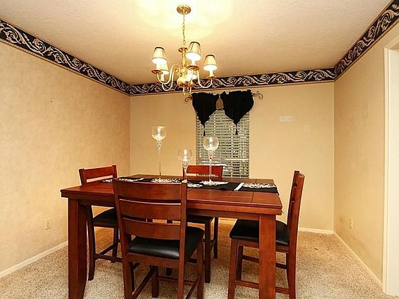 5th image of 3226 Knoll Manor Dr