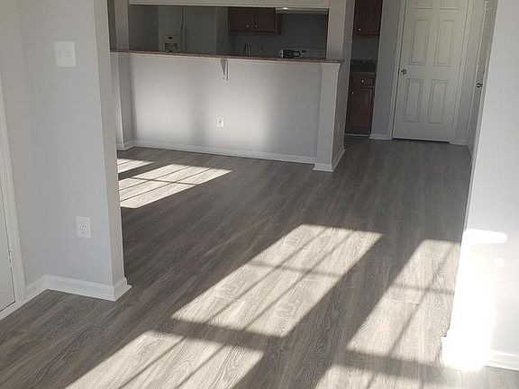 5th image of 13113 Briarcliff Ter #1109
