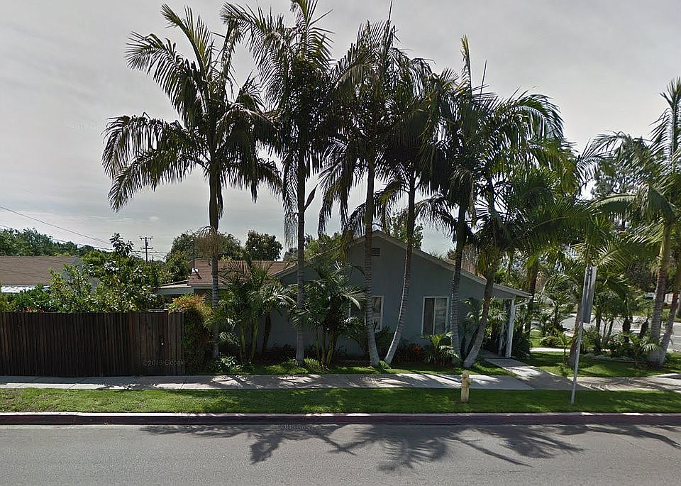 2nd image of 796 N San Antonio Ave