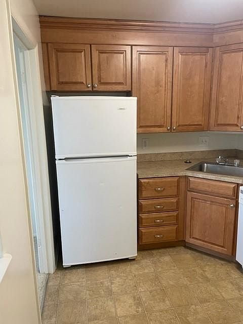 1st image of 228 Crocker Dr APT D