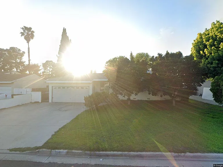 113 N Carol Dr — Photo 1