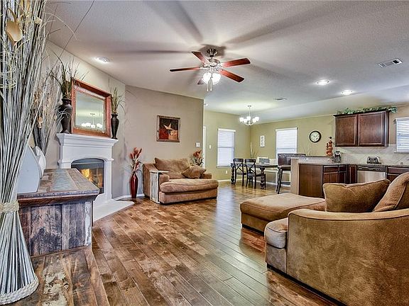 5th image of 1333 Red River Dr