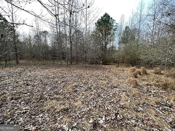 3rd image of 884 Jackson Trail Rd