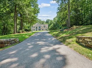 10 Burnett Rd, Southborough, MA 01772