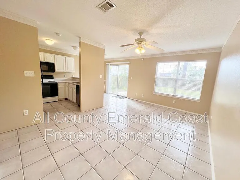34 Harbeson Ave NE #A — Photo 4