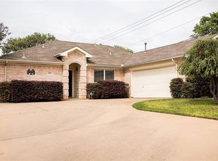 4801 Bradley Ln, Arlington, TX 76017