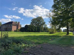 137 Oak Tree Ct, West Middlesex, PA 16159