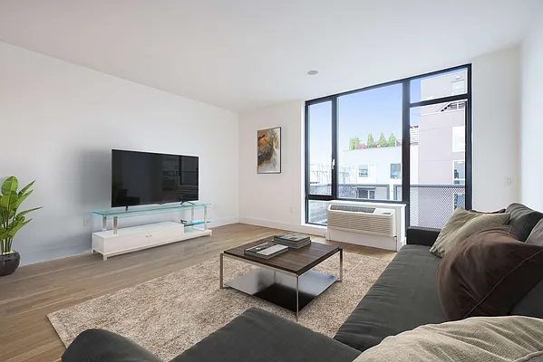 Rented by City View Living | media 11