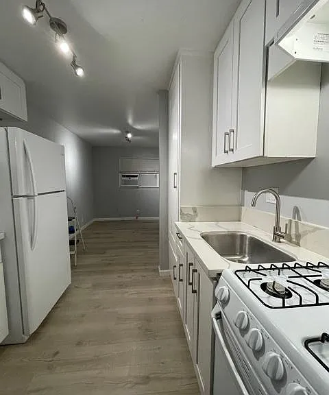 1831 Riverside Dr #3 — Photo 1