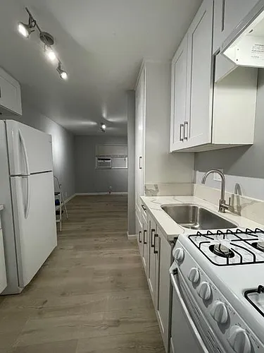 1831 Riverside Dr #3 Photo 1 1831 Riverside Dr #3 Photo 1